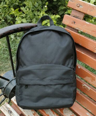 Front view of the Wictor Fit product, showcasing its ergonomic design for active lifestyles."